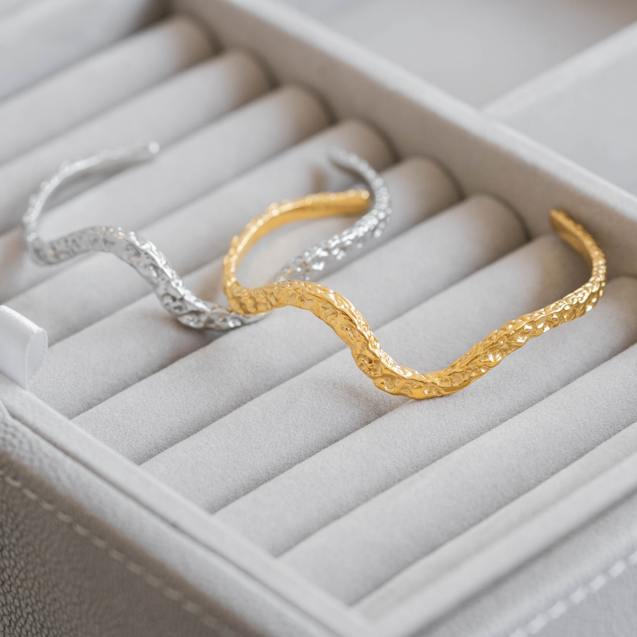 WAVES MOON JUSTERBAR ARMRING