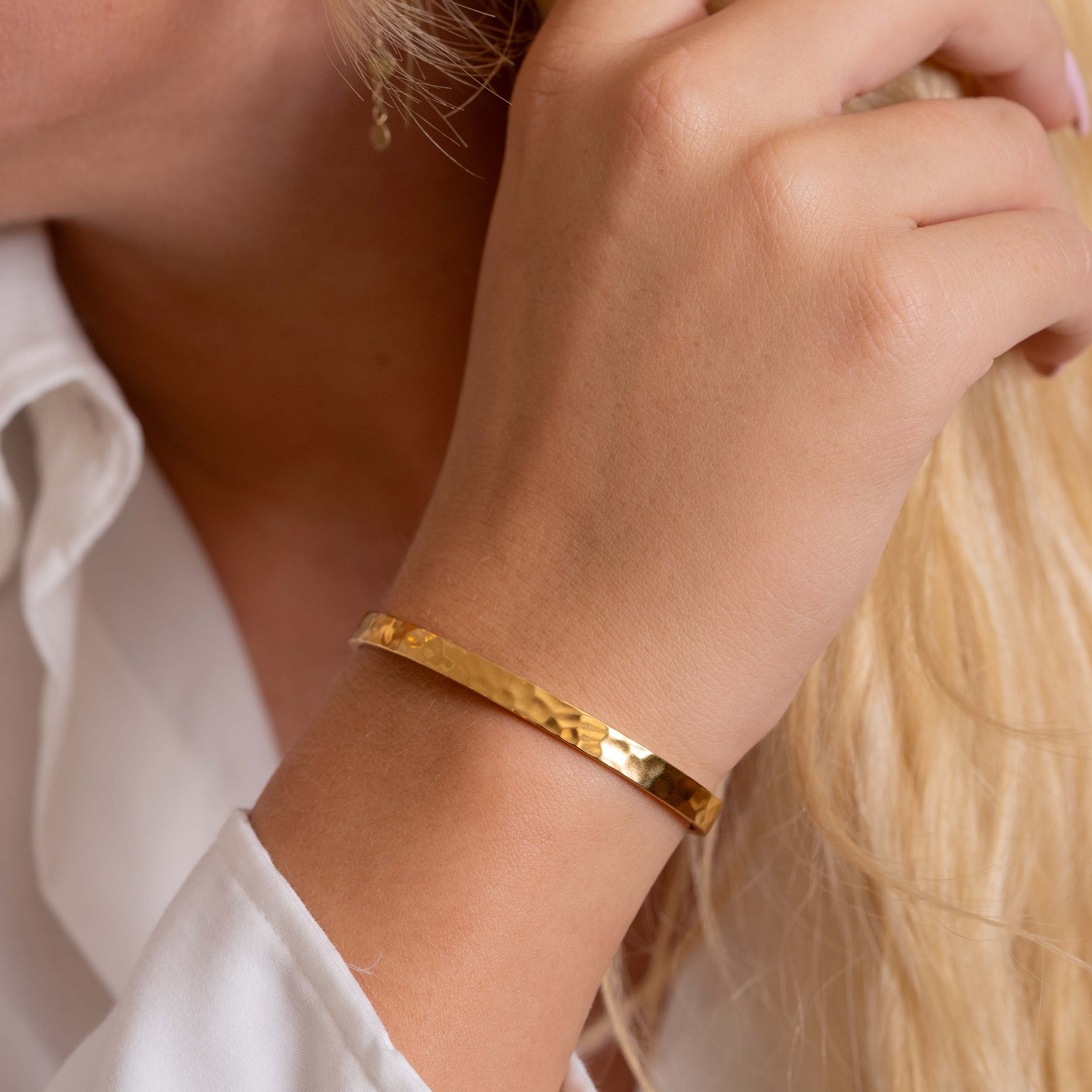 2 x HAMMERED ARMBÅND