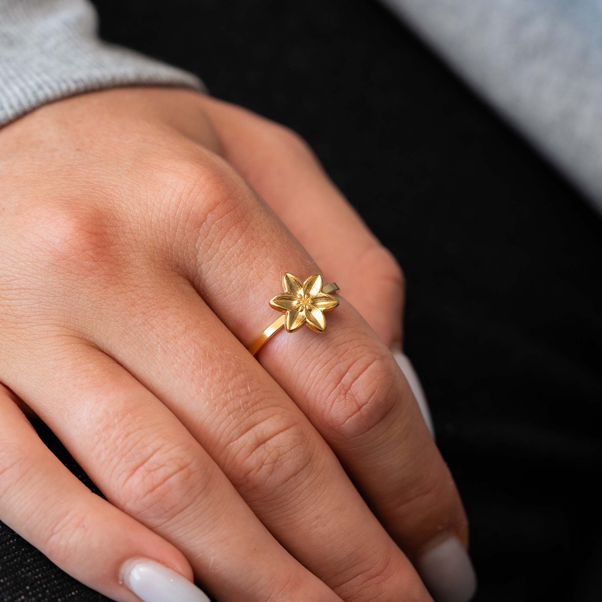 LILLE LILY JUSTERBAR RING GULDBELAGT