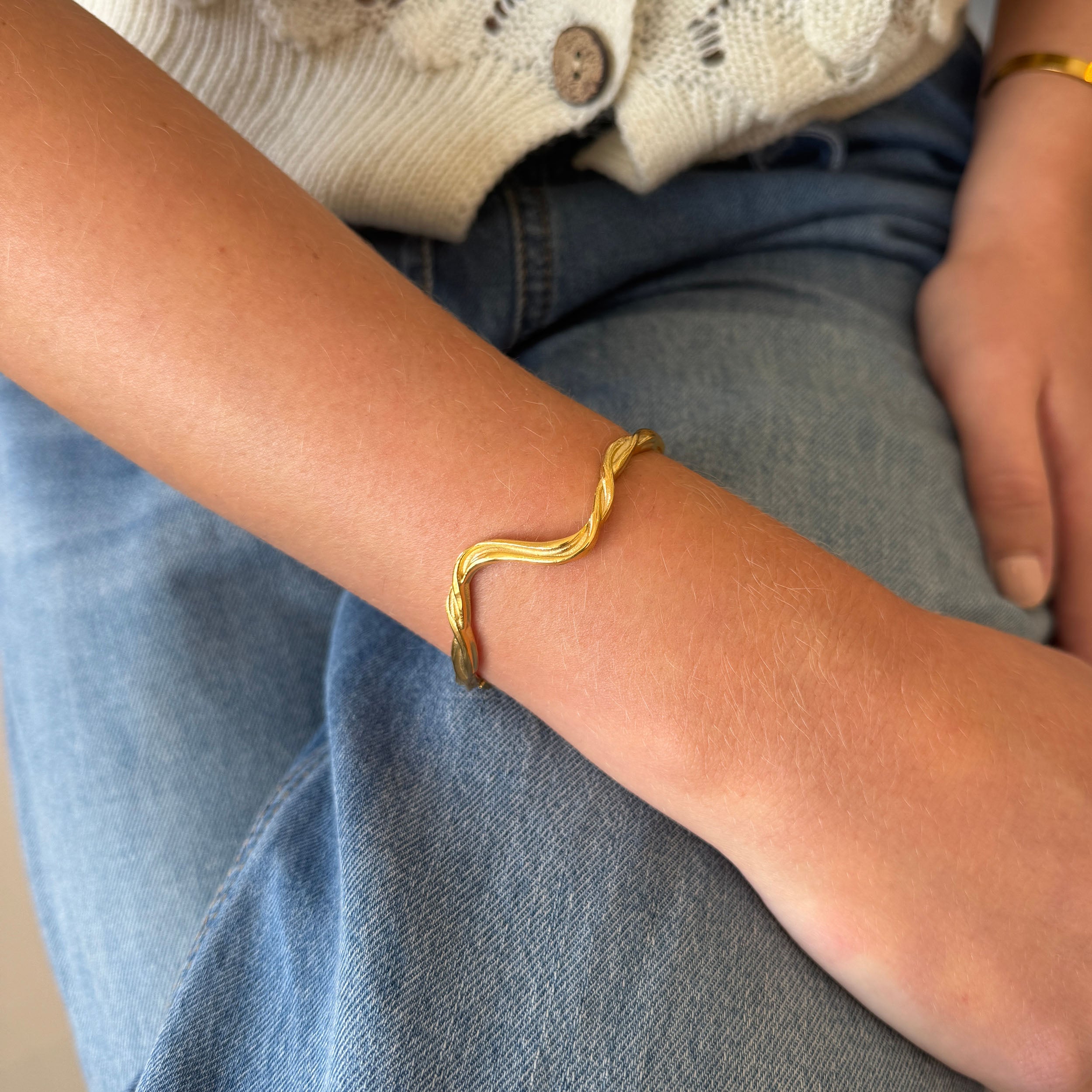 TWIST WAVES JUSTERBAR ARMRING