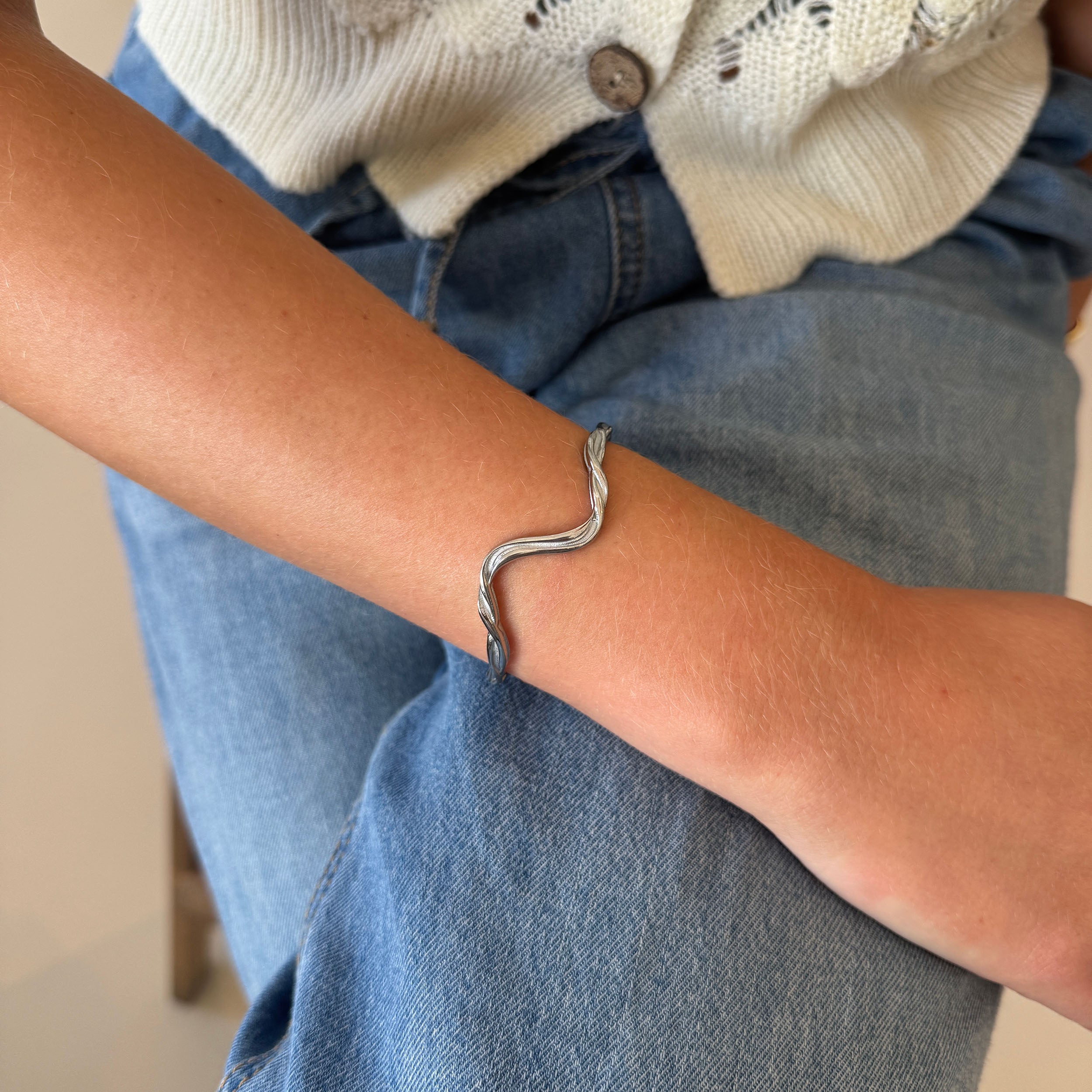 TWIST WAVES JUSTERBAR ARMRING