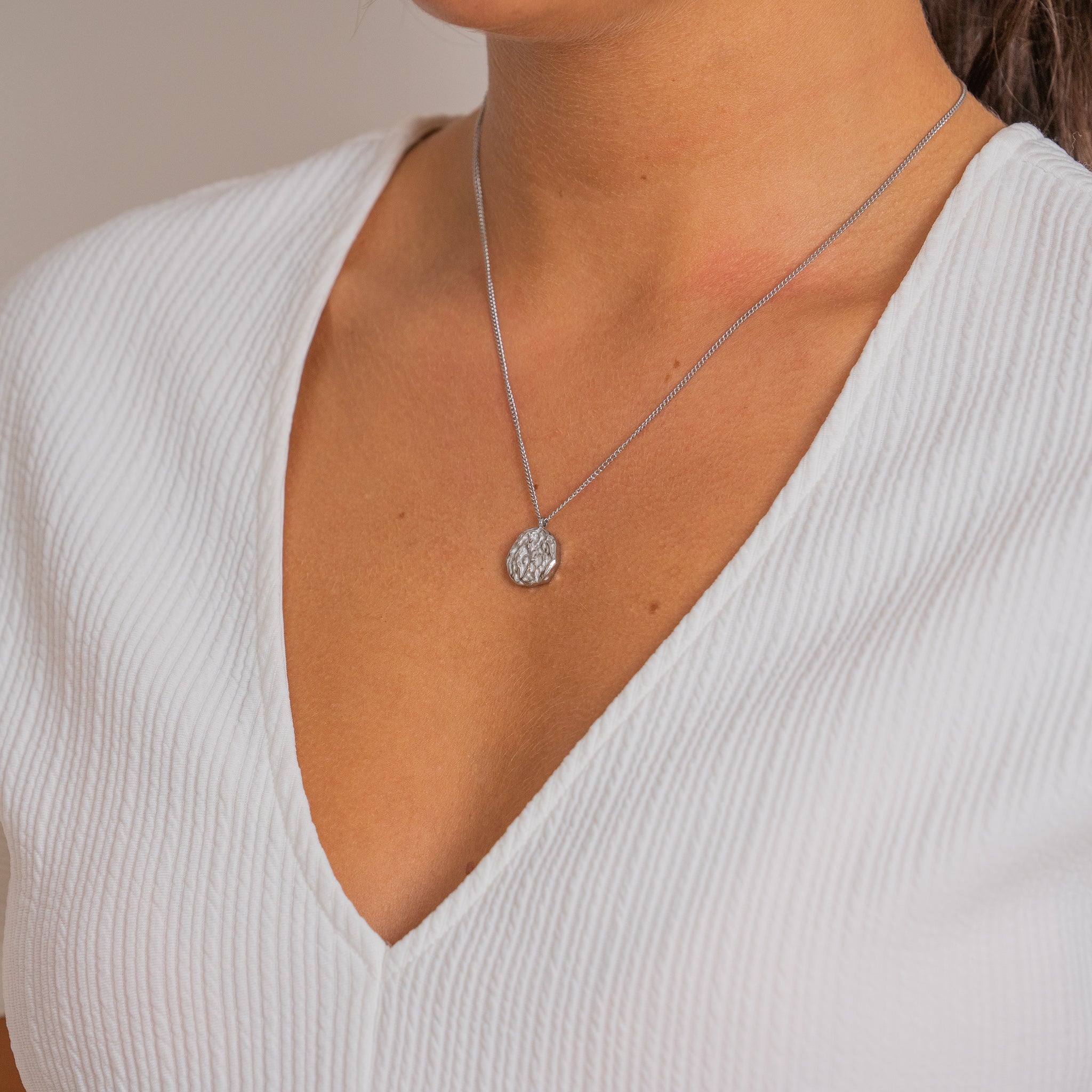 STUDENT 2026 - WAVY HALSKÆDE RUND